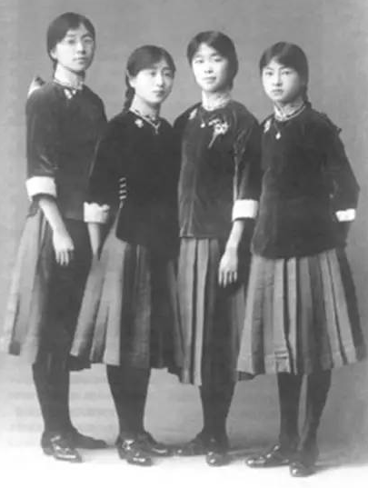 制服式校服 制服式校服